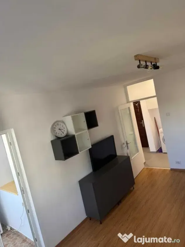 Iancului etaj 9 din 10 decomandat - Bucuresti (Bucuresti-Ilfov)