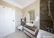 Apartament cu 2 camere, prima inchiriere, loc de parcare, Dumbravita 