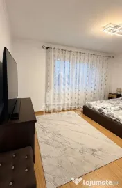 Apartament de vanzare cu 2 camere, zona Dambovita, Bloc cu lift 