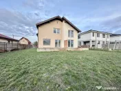 Duplex de 110 mp utili cu 3 camere si teren de 309 mp - Mosn 