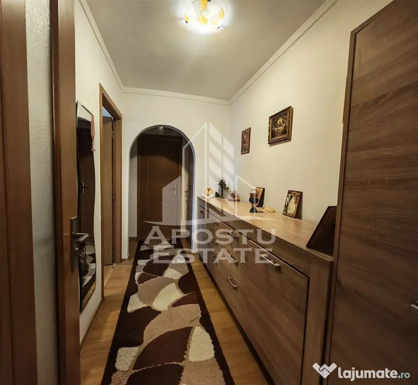 Apartament de vanzare cu 3 camere si 2 bai, decomandat, zona Lipovei - Timisoara (Timis)