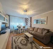 Apartament de vanzare cu 3 camere si 2 bai, decomandat, zona Lipovei