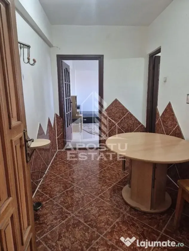 Apartament cu o camera de vanzare, lift, zona Soarelui, Timisoara - Timisoara (Timis)