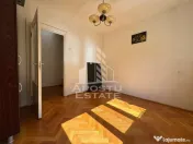 Apartament cu 3 camere, decomantat, etajul 2 , zona Spitalul Judetean 