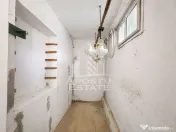 Casa 2 camere individuala de vanzare in Carani | Toate utilitatile | 