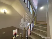 Vila P+2E, 6 camere, 3 bai, garaj dublu, zona Lipovei