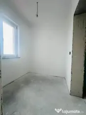 Duplex zona foarte buna- 4 camere si 3 bai - Mosnita Noua