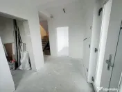 Duplex zona foarte buna- 4 camere si 3 bai - Mosnita Noua