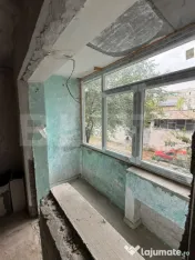 Apartament 3 camere , semidecomandat ,50 m2, zona Micro 40 