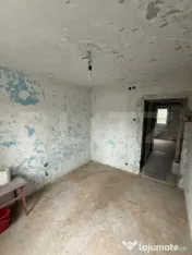 Apartament 3 camere , semidecomandat ,50 m2, zona Micro 40 