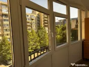 3 camere Unirii decomandat, parcare, et. 2, an 1996, 87 mp,