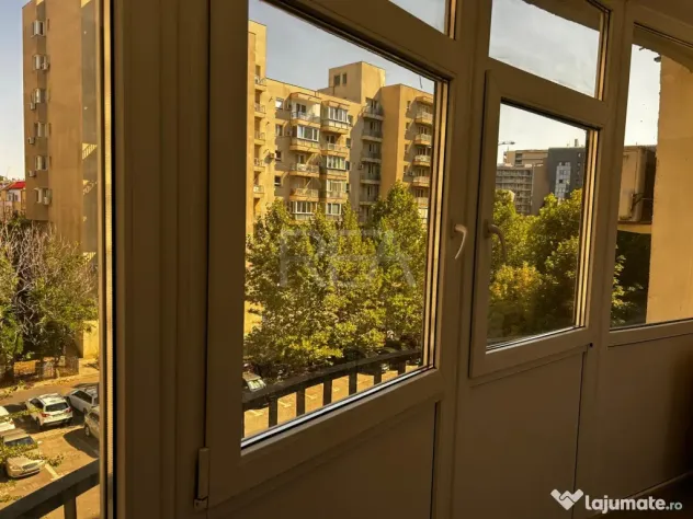 3 camere Unirii decomandat, parcare, et. 2, an 1996, 87 mp, - Bucuresti (Bucuresti-Ilfov)