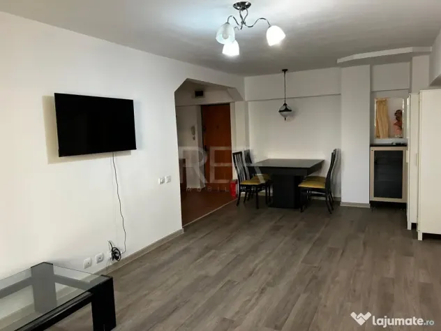 3 camere Unirii decomandat, parcare, et. 2, an 1996, 87 mp, - Bucuresti (Bucuresti-Ilfov)