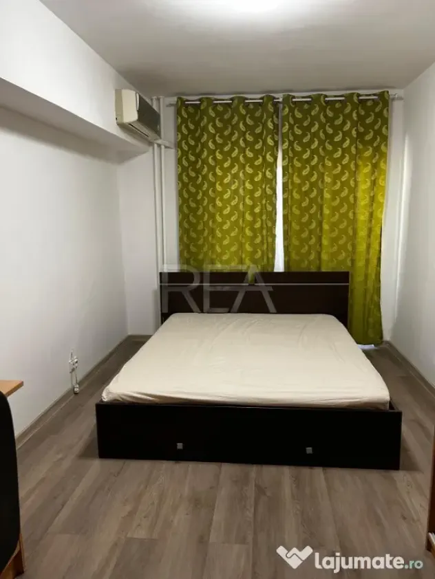 3 camere Unirii decomandat, parcare, et. 2, an 1996, 87 mp, - Bucuresti (Bucuresti-Ilfov)