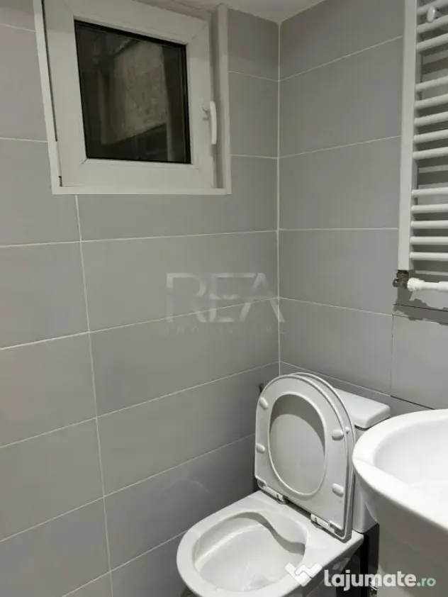 3 camere Unirii decomandat, parcare, et. 2, an 1996, 87 mp, - Bucuresti (Bucuresti-Ilfov)