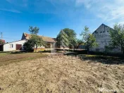 Casa de vanzare in Santana teren generos