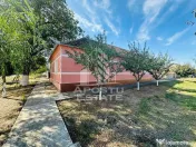 Casa de vanzare in Santana teren generos