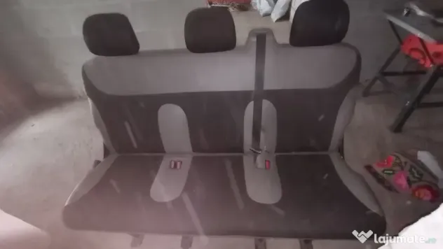 Bancheta/Scaune triple pentru Opel Vivaru/euro 3
