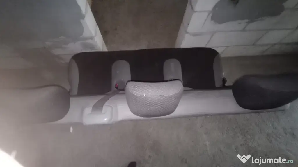 Bancheta/Scaune triple pentru Opel Vivaru/euro 3