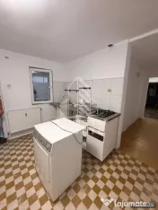 Apartament 3 camere de inchiriat,la casa cu curte,Mehala