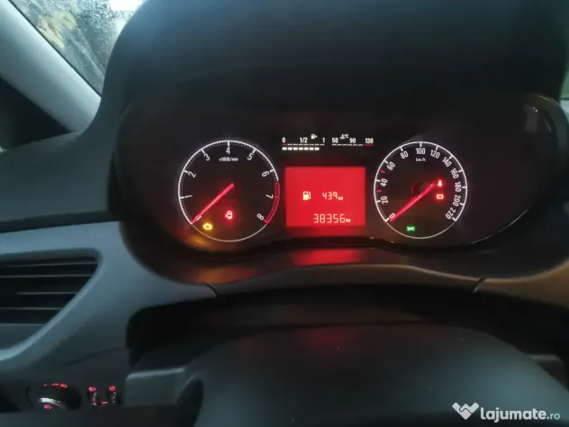 Opel Corsa e, an 2019, motor pe benzină, 1.2, 70 CP doar 39000 km