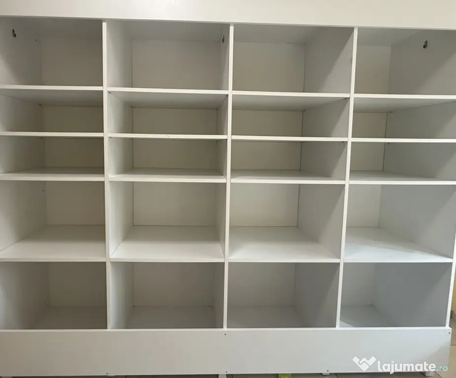 Scaune si Mobilier