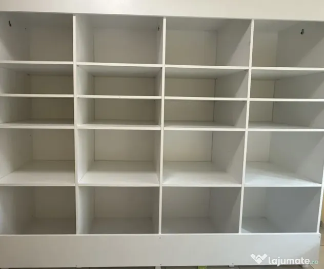 Scaune si Mobilier