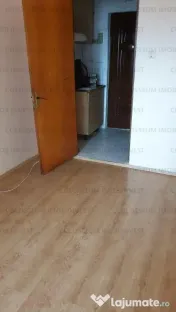 Camera de camin cu baie -zona Piata Astra 