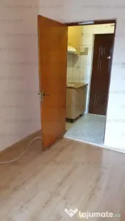 Camera de camin cu baie -zona Piata Astra