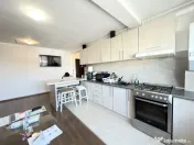 Apartament 3 camere, Semidecomandat, 57 mp utili, etaj 2 - D 