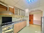 Apartament 2 camere, etaj 3, semidecomandat, zona Dambovita- 