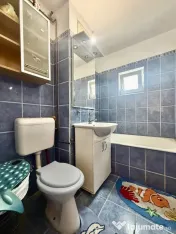 Apartament 2 camere, etaj 3, semidecomandat, zona Dambovita- 
