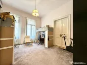 Casa cu 4 camere, 136 mp utili, curte comuna - Zona Centrala 