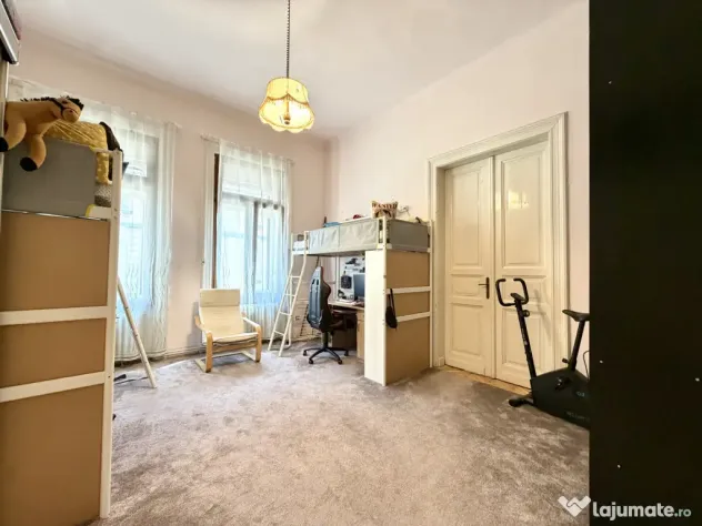 Casa cu 4 camere, 136 mp utili, curte comuna - Zona Centrala - Timisoara (Timis)