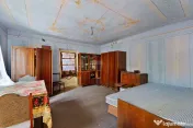 Casă cu teren, situata pe colt -Gai