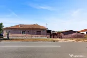 Casă cu teren, situata pe colt -Gai