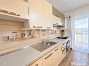 Apartament 3 camere de vanzare etaj 1 balcon 2 parcari Arhit 