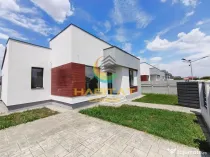 Casă Individuală pe Parter Stil Cub | 4 Camere, 2 Băi, Pod și Beci.