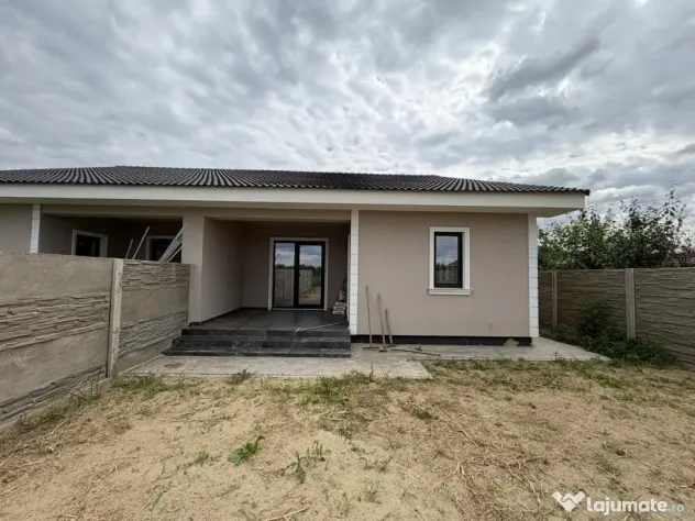 Duplex | 110 mp utili | Asfalt | Toate utilitatile | Finisaj - Beregsau Mare (Timis)