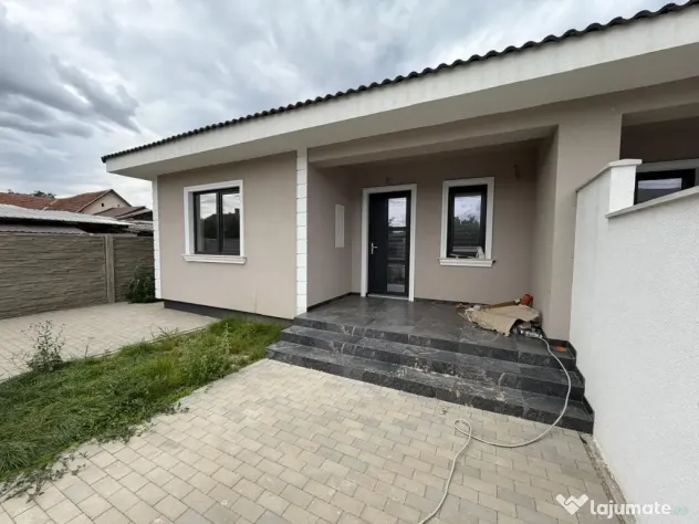 Duplex | 110 mp utili | Asfalt | Toate utilitatile | Finisaj - Beregsau Mare (Timis)