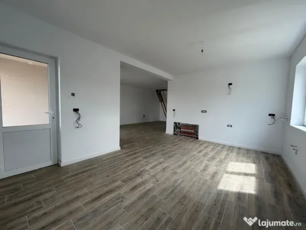 Duplex | 110 mp utili | Asfalt | Toate utilitatile | Finisaj - Beregsau Mare (Timis)