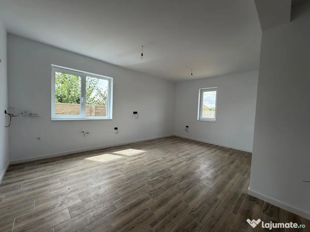 Duplex | 110 mp utili | Asfalt | Toate utilitatile | Finisaj - Beregsau Mare (Timis)