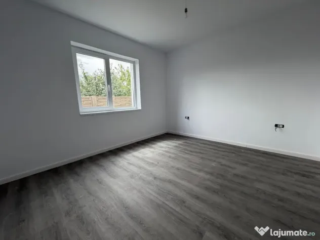 Duplex | 110 mp utili | Asfalt | Toate utilitatile | Finisaj - Beregsau Mare (Timis)