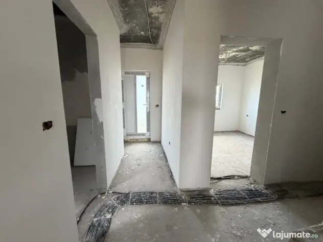 Duplex despartit cam tehnica | 5 camere | Toate utilitatile - Sanandrei (Timis)