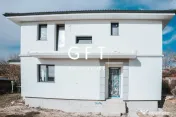 Casa de vanzare moderna, 4 camere, zona Nord! 