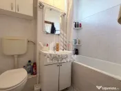 Apartament de vanzare doua camere decomandat Sagului 