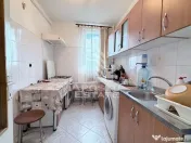 Apartament de vanzare doua camere decomandat Sagului 