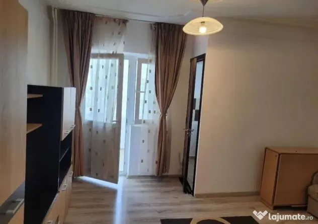 Garsoniera, Poitiers, vis a vis de Siraj, et 2 - Iasi (Iasi)