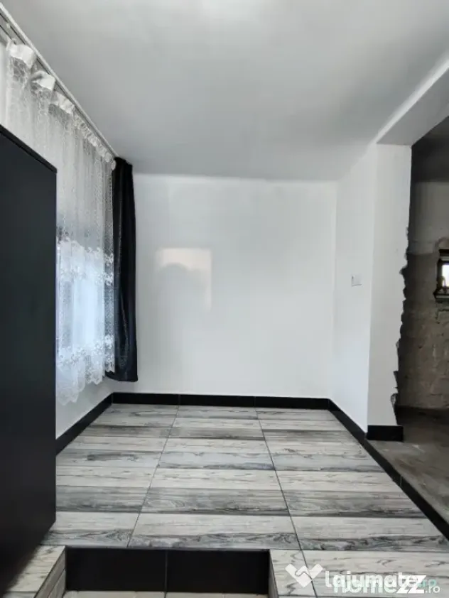 Casă cu 3 camere, anexe generoase și 1.813 mp teren – Fi - Finteusu Mic (Maramures)