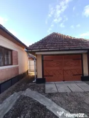 Casă cu 3 camere, anexe generoase și 1.813 mp teren – Fi